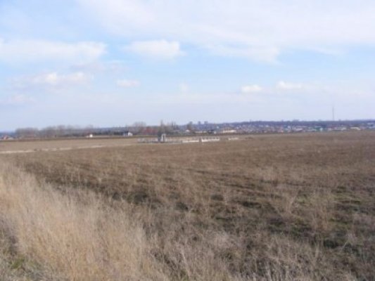 Se judecă recursul şmecherilor care cereau mii de hectare în baza unor acte false